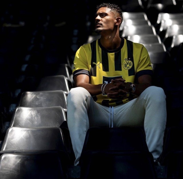 Borussia Dortmund ilmoittaa virallisesti kasvaimista uuden nro 9:n tärkeissä osissa